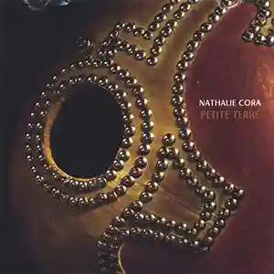 Pochette de l'album "Petite Terre" par Nathalie Cora