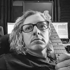 Photo en noir et blanc de l'artiste Odnu