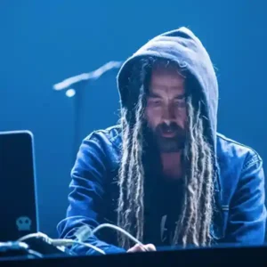 Solénoïde - Mission 229. Photo de l'artiste Jason Kohnen (THE LOVECRAFT SEXTET) sur scène