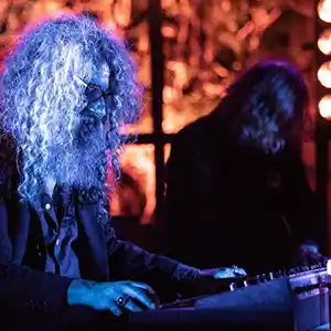 Photo du groupe All Hands make light