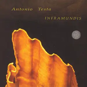 Pochette de l'album "Inframundis" par l'artiste Antonio Testa, un bout de coquillage orange sur un fond marron foncé