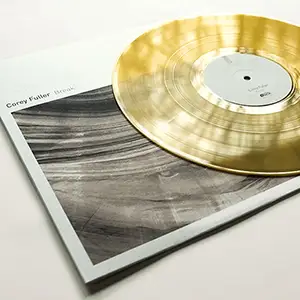 Pochette de l'album "Break" par l'artiste Corey Fuller dans sa version vinyle colorée et transparent