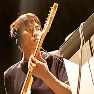 Photo de l'artiste japonais Keiichi Sugimoto de Fourcolor