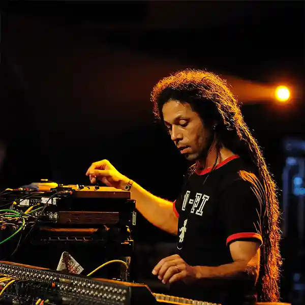 Solénoïde - Dub Translations 37 avec Zion Train