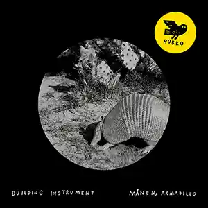 Pochette de l'album "Månen, Armadillo" par le groupe norvégien Building Instrument