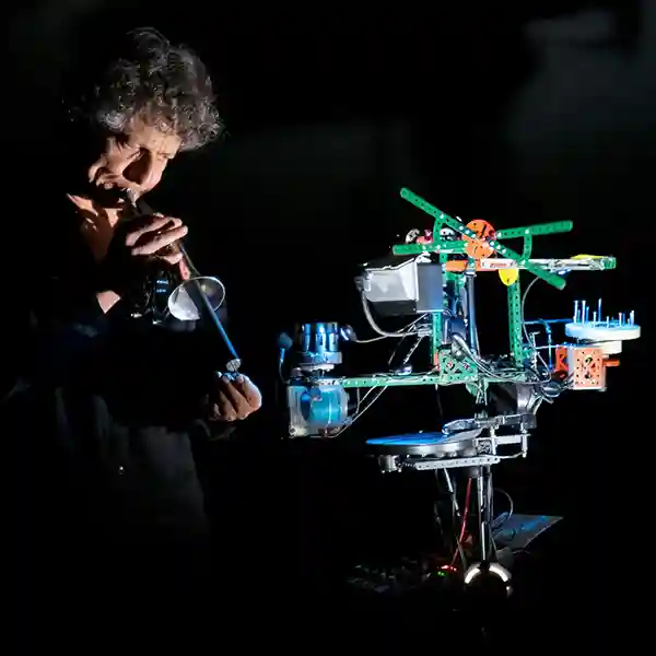 Photo de l'artiste Pierre Bastien pour illustrer l'émission "Solénoïde - Blender Session 70"