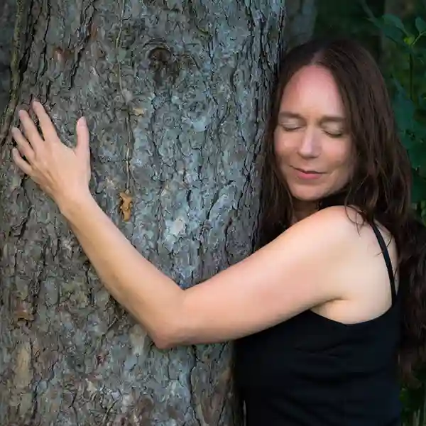 Photo de l'artiste Martina Testen pour illustrer l'émission "Solénoïde - Rétrobalisage - Partie 2"