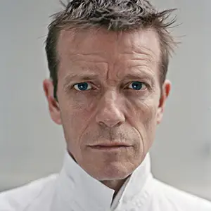 Photo de l'artiste Simon Fisher Turner