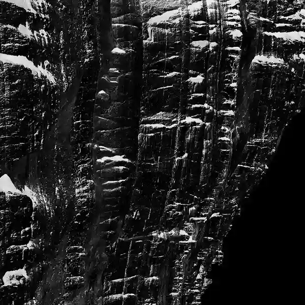 Pochette de l'album "Svalr" par l'artiste Alex O'Donovan