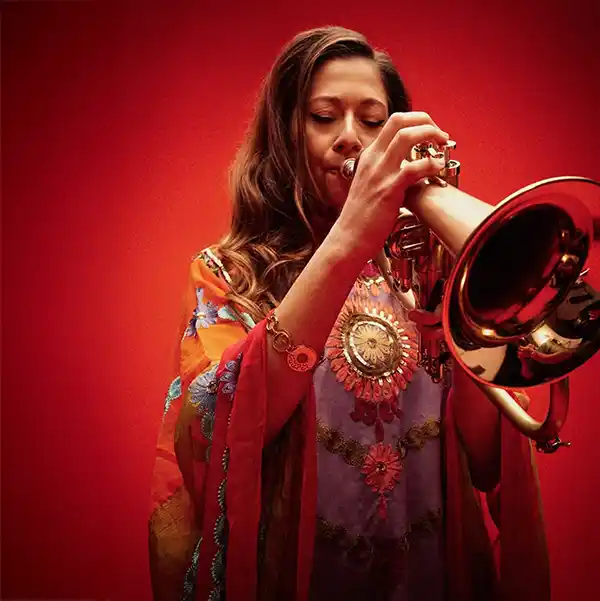 Photo de l'artiste Yazz Ahmed pour illustrer l'émission "Solénoïde - Carav'elle 04"