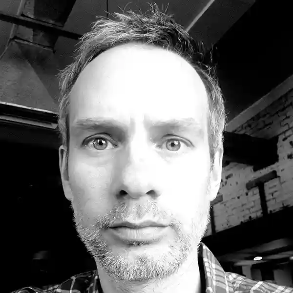 Ian Ilavsky re photo